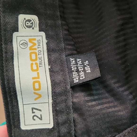 Volcom black flat front shorts waist size 27 - Picture 4 of 7